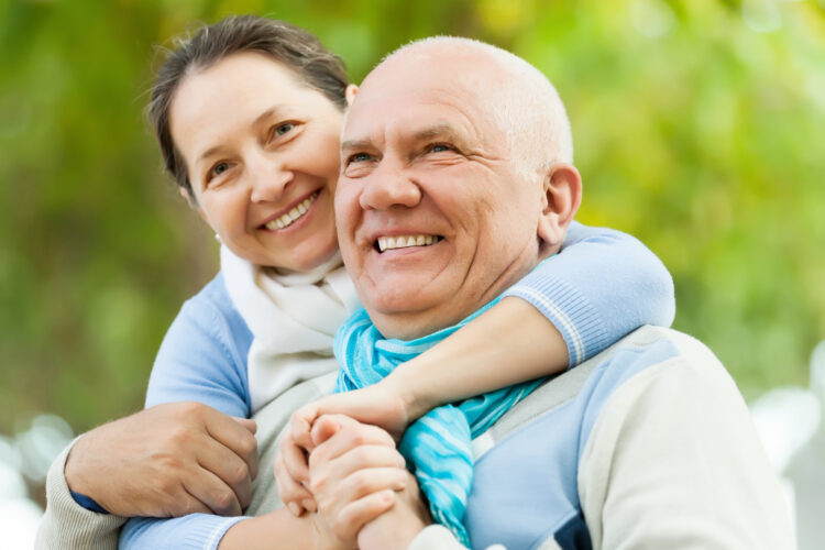 Dental implantlarla her yaşta güzel gülüşler, Trabzon